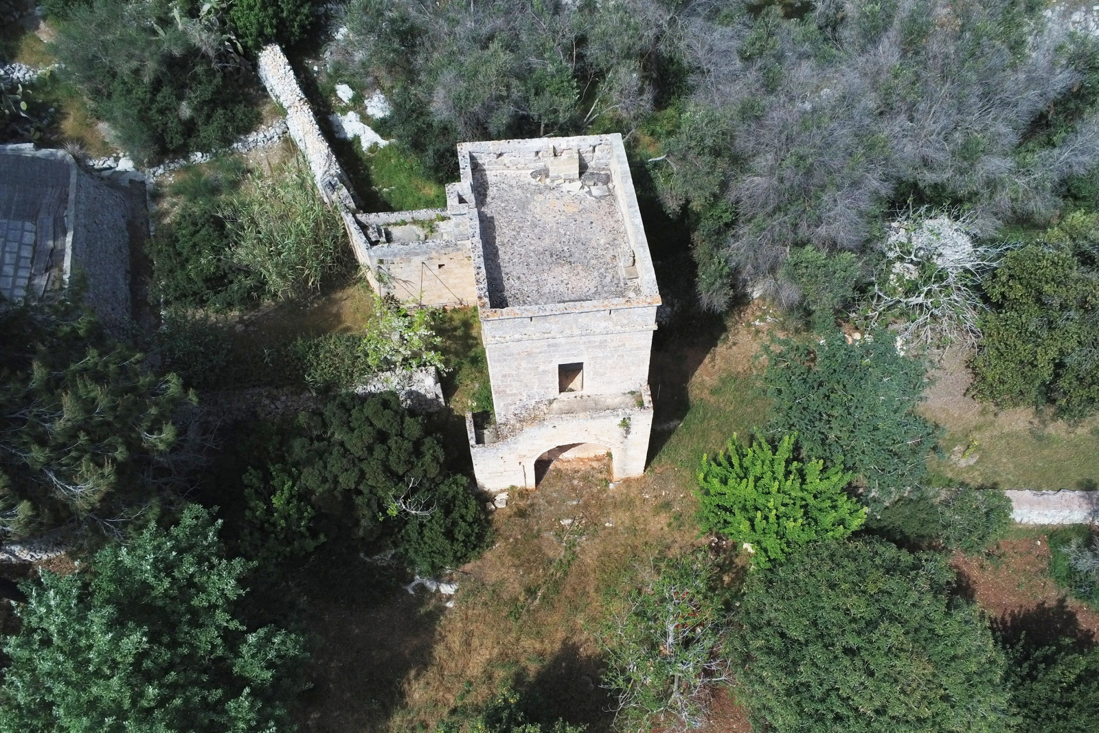 La Turre de Nuvaje e lu cuntu de la turca